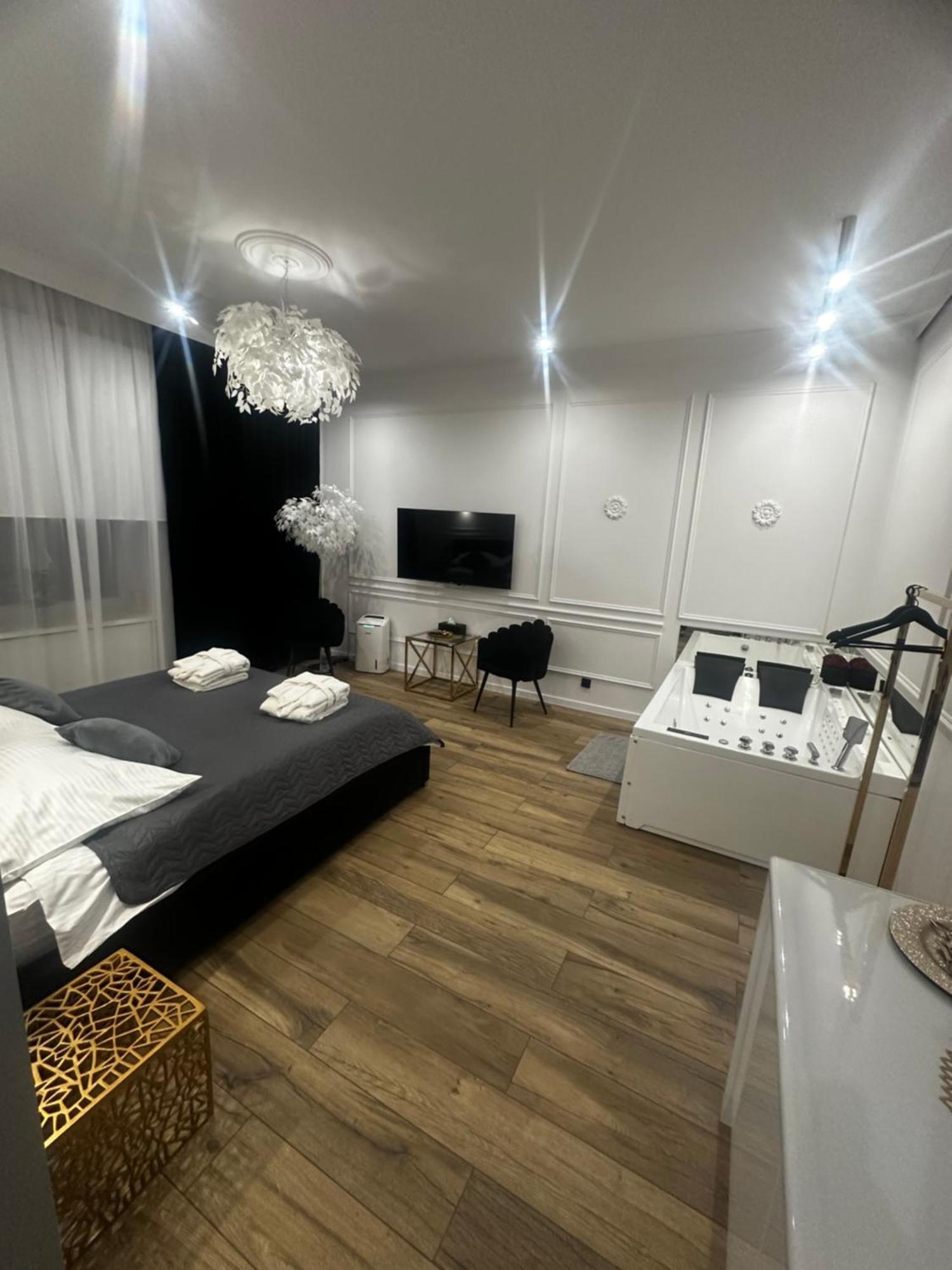Shine Prywatne Jacuzzi Starowislna Krakau